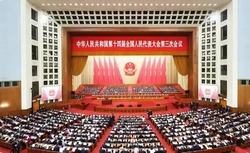 關注兩會，關注國家大事，關注社會，關注政府800字極簡版工作報告